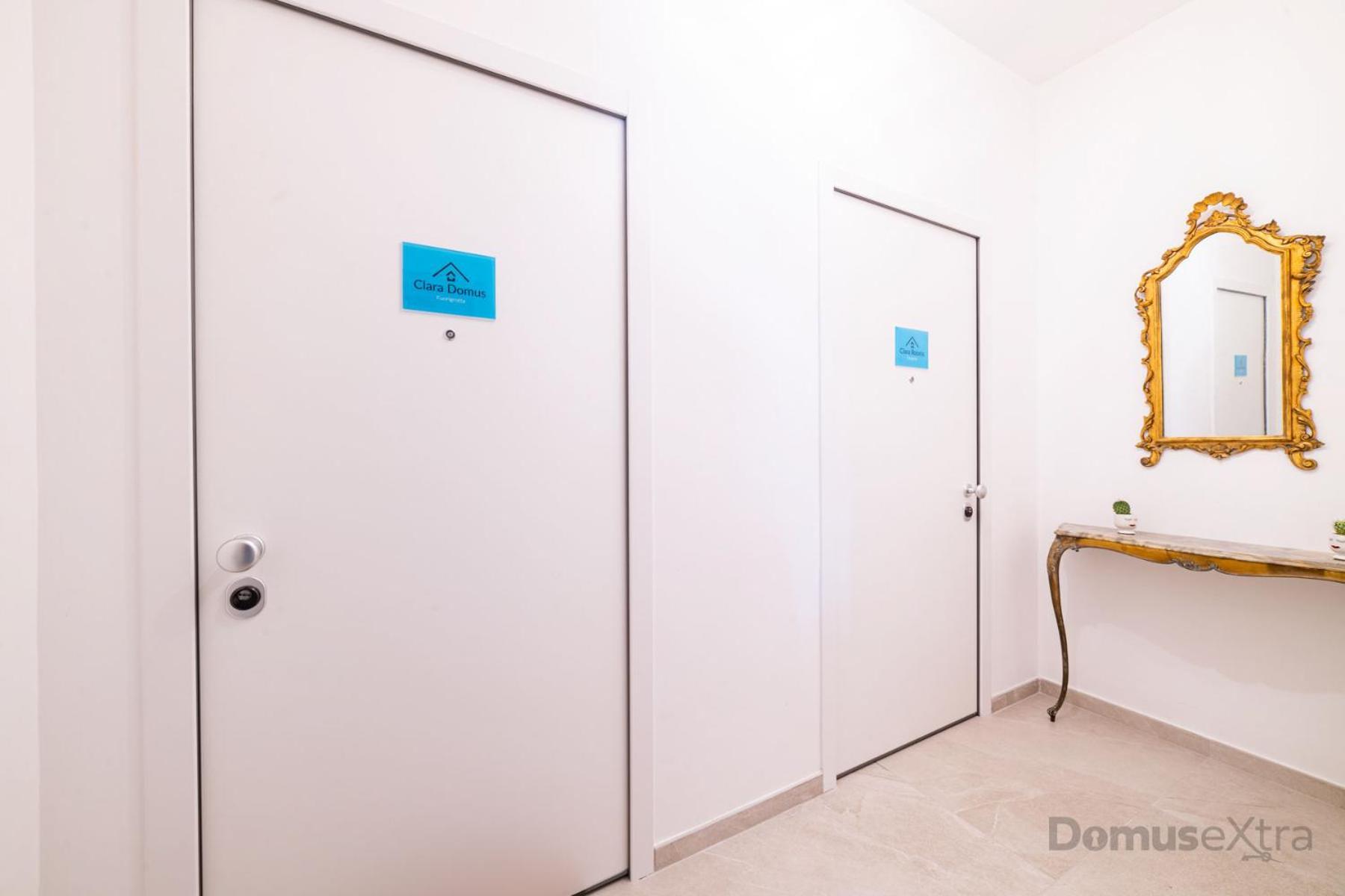 Appartamento Clara Domus By Domusextra Napoli Esterno foto